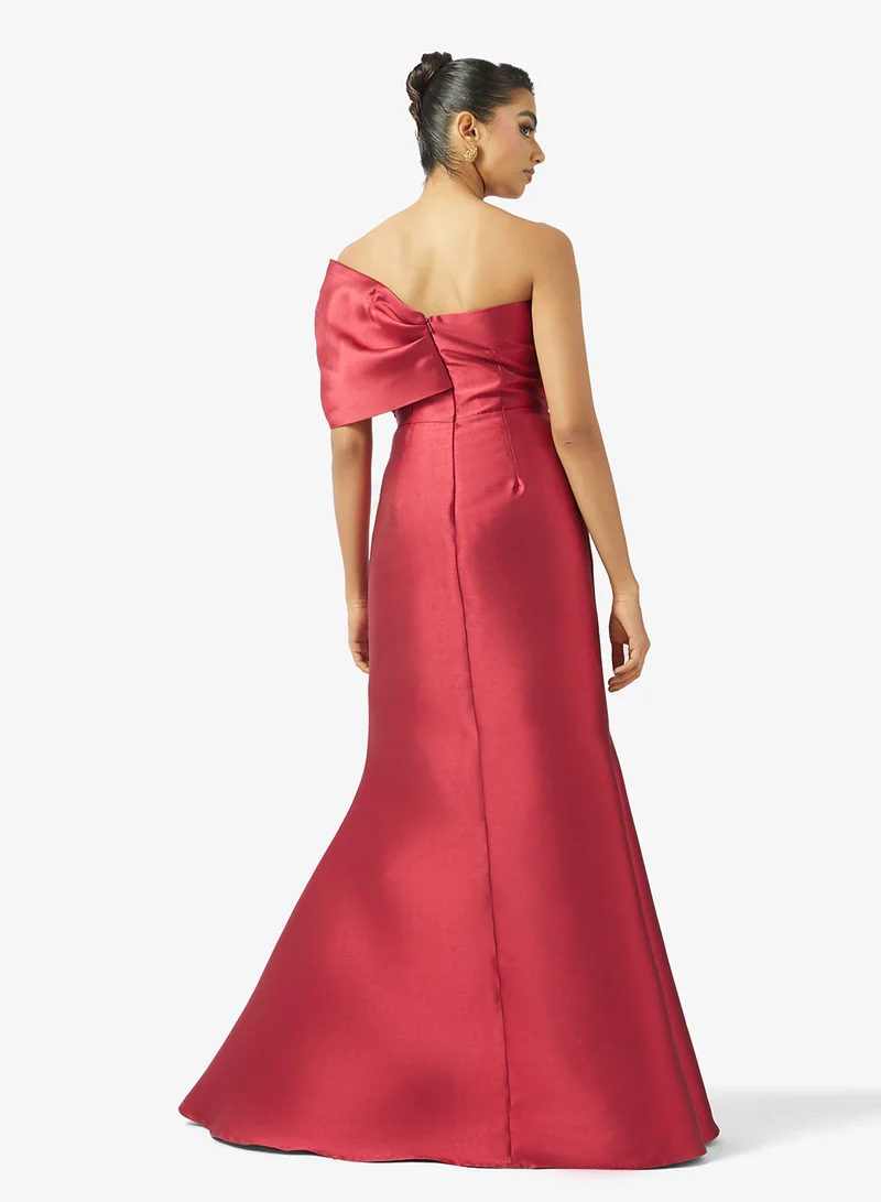 ايرا فستان مكشوف الكتفين بطبقات